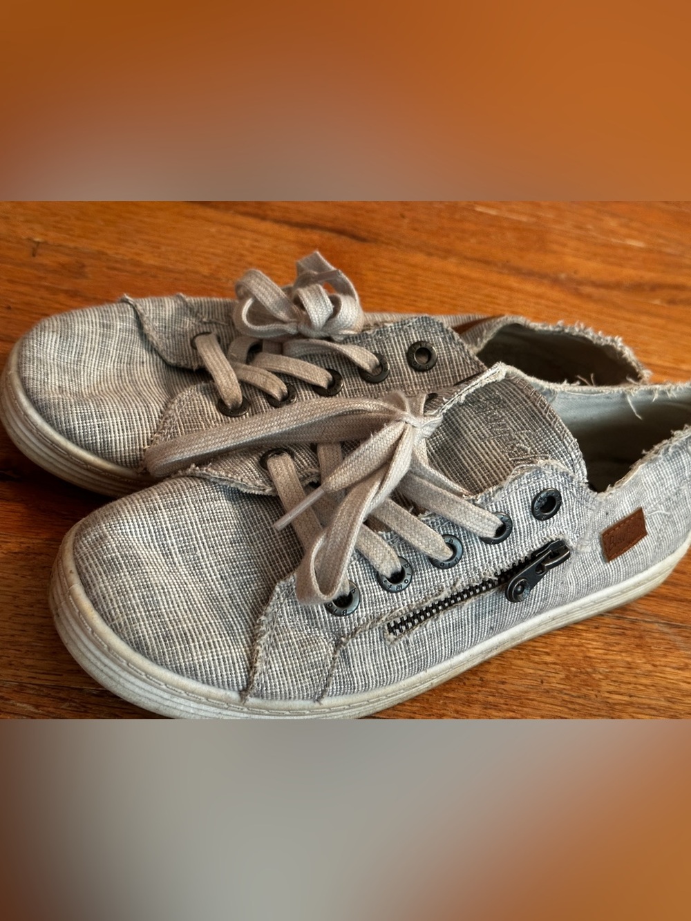 Casual Blowfish Women's Low-Top Sneakers in Light Gray